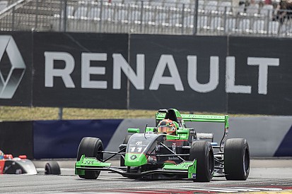 Fenestraz se consagró campeón de la Eurocup Formula Renault