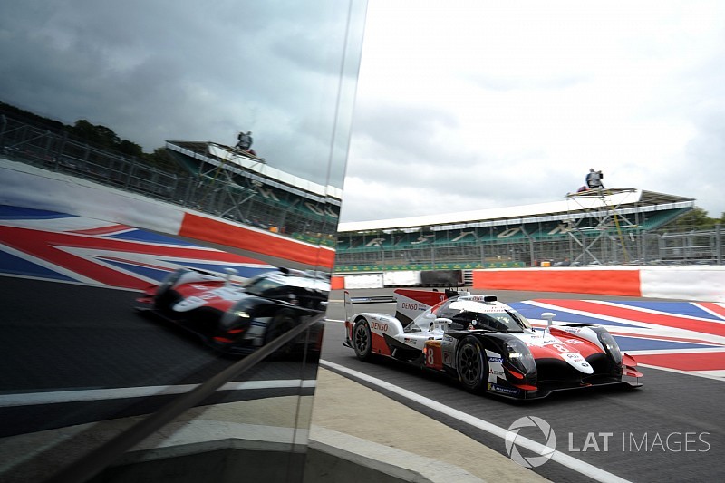 Képekben Alonso szereplése a Toyotával Silverstone-ból