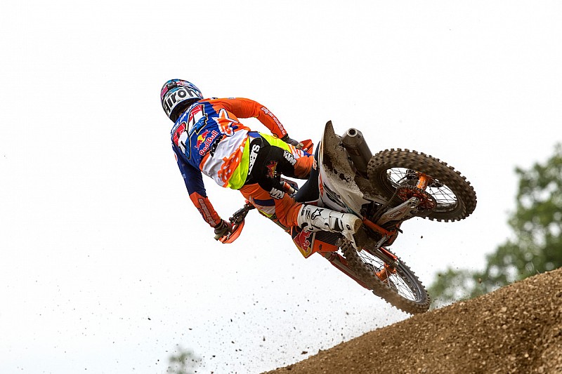 Herlings domineert eerste manche MXGP Loket