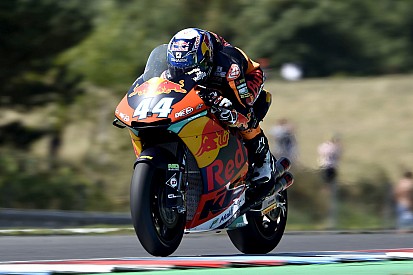 Brno Moto2: Oliveira zafere uzandı