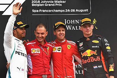 Vettel verslaat Hamilton in België, Verstappen knap derde