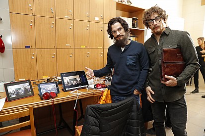 Vídeo: Márquez y Pedrosa, profesores de matemáticas por un día