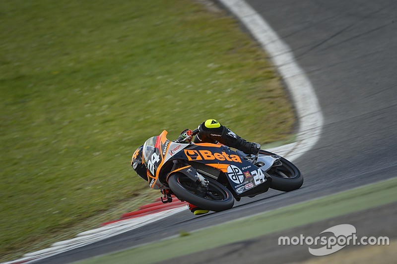 Taccini vince gara 1 in solitaria a Misano. Fusco ok nella 125 2T