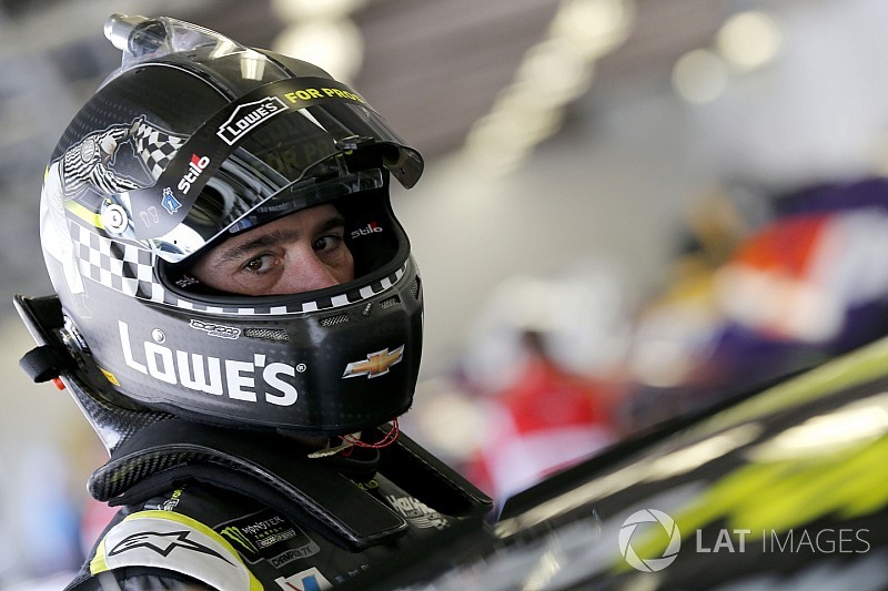 Jimmie Johnson naufraga en el Clash por séptimo año