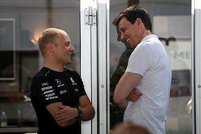 Jacques Villeneuve: Toto Wolff schützt Valtteri Bottas in der F1