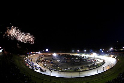 Stewart: Fans should pressure NASCAR for Cup race on dirt