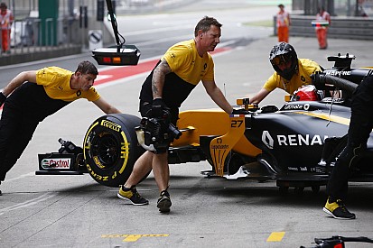 Renault сделала кошку из дефлектора RS17