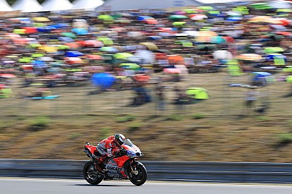 Dovizioso, Lorenzo set to race new Ducati fairing
