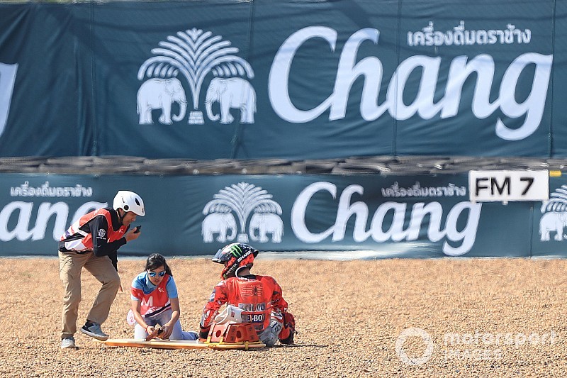 Fuerte accidente de Lorenzo en Buriram