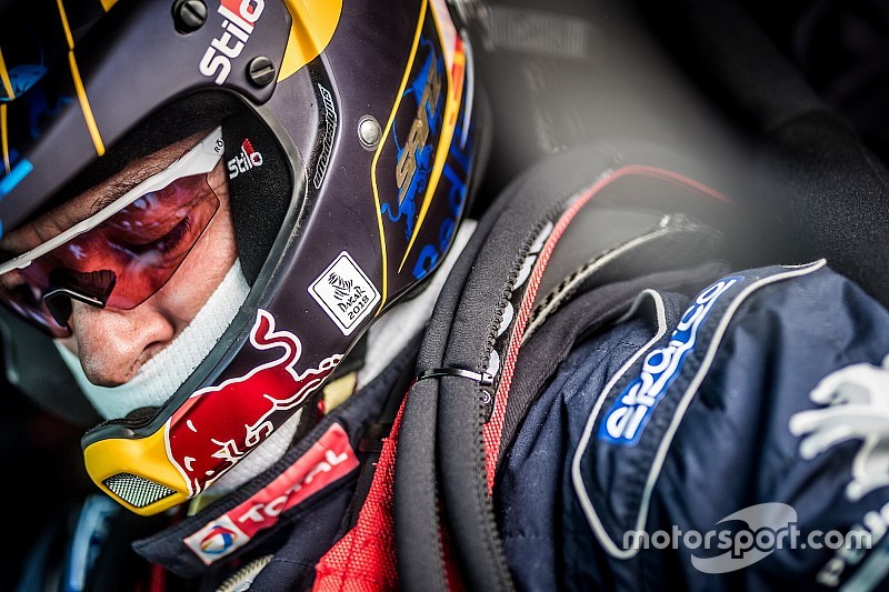 Carlos Sainz es sancionado por el Dakar