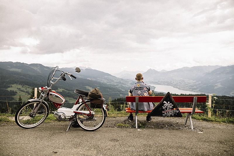 Miss Red Bull Alpenbrevet 2018: quale sarà la... “motoretta” più bella?
