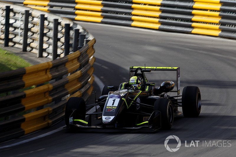 Macau GP: Norris 0.9 saniye farkla geçici pole pozisyonunda!