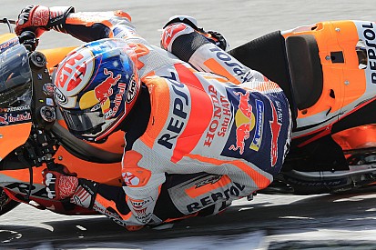 Pedrosa se calienta