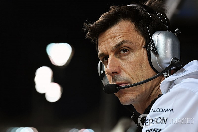 Wolff, McLaren Renault'nun 2018 performansını merak ediyor