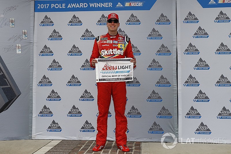 Kyle Busch se queda con la pole de la Brickyard 400