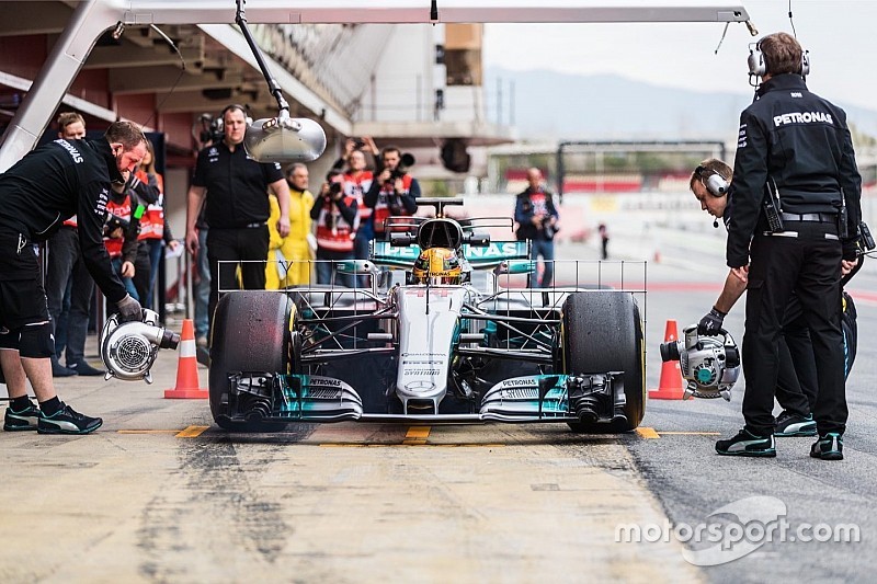 Mercedes planea un gran desarrollo en su coche para los segundos test