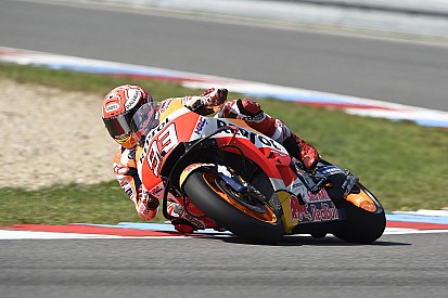 Márquez marca el mejor tiempo en el test de Brno