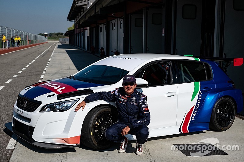 Massimo Arduini sta svolgendo i primi test con la sua nuova Peugeot 308 TCR