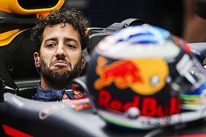 Ricciardo tuntut mobil penantang juara dunia dari Red Bull