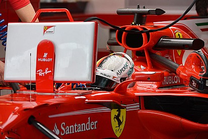 Vettel már az idei Ferrariból tekint a világba
