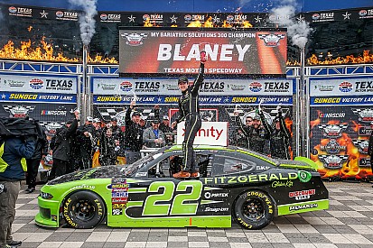 Ryan Blaney domina la Xfinity Series en Texas