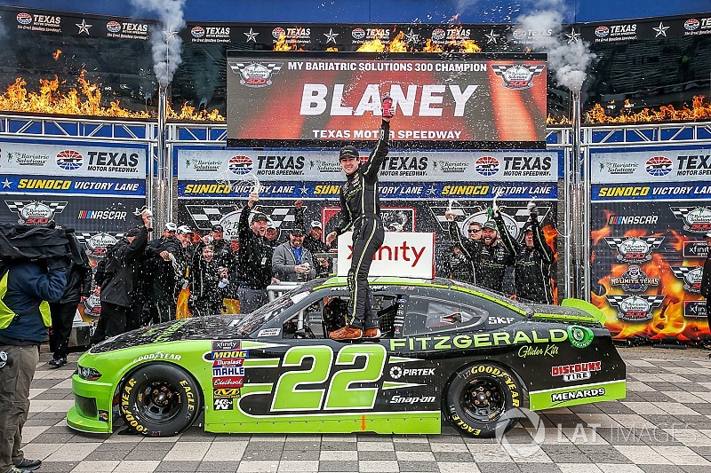 Ryan Blaney domina la Xfinity Series en Texas