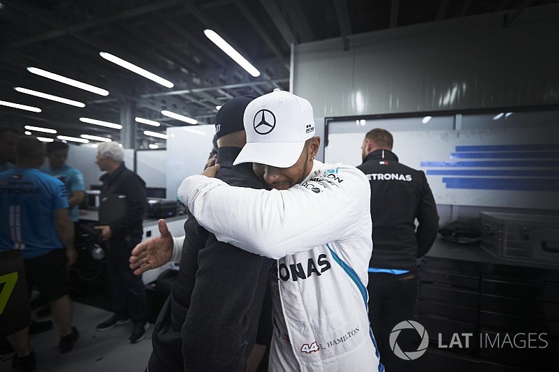 Mercedes: Vitória de Hamilton em Baku