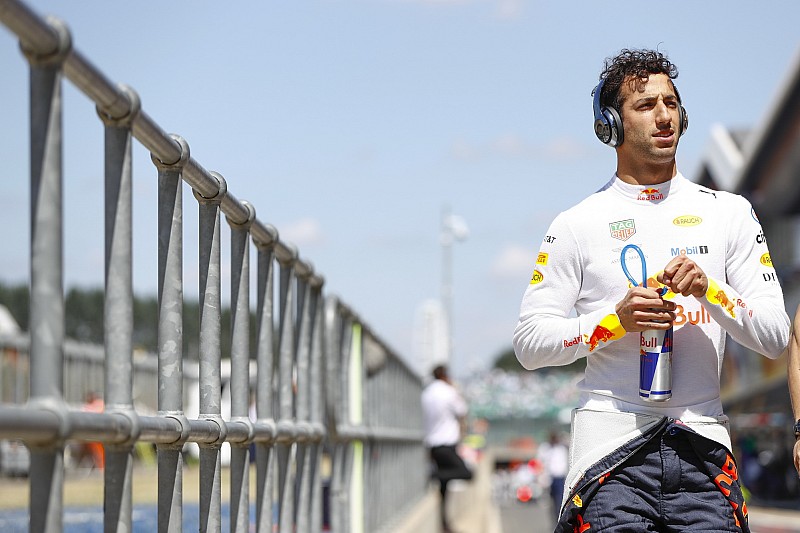 Mercedes, Ricciardo'yu yüksek ücreti yüzünden istememiş