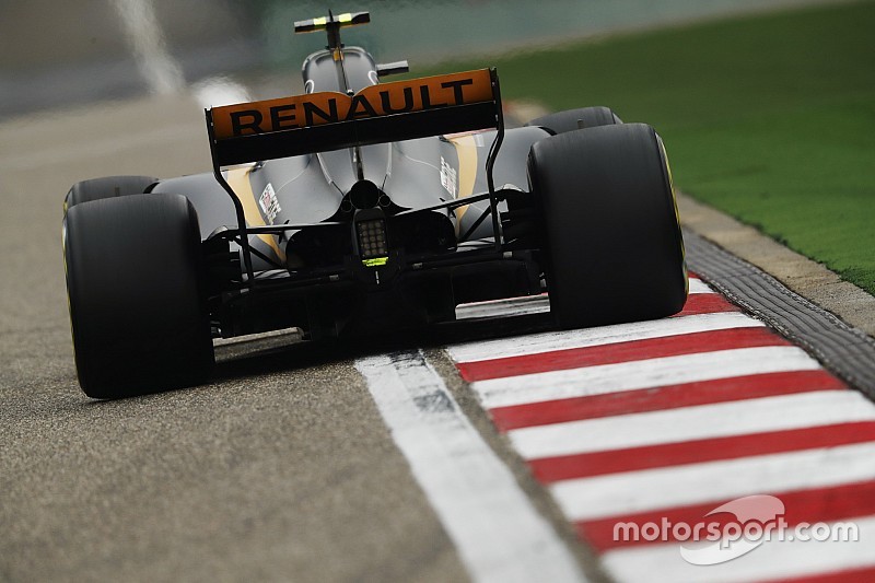Renault привезе до Іспанії нове заднє антикрило