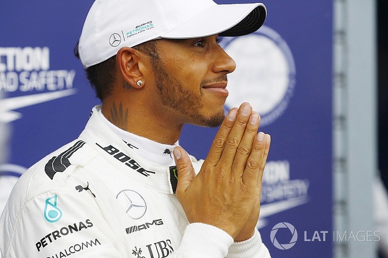 Hamilton nem hiszi el: már Schumacher előtt van