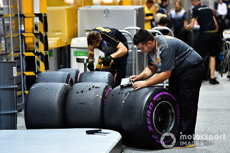 A Pirelli megoldásokat keres, miután Szingapúrban a pilótáknak túlságosan figyelniük kellett a gumikra