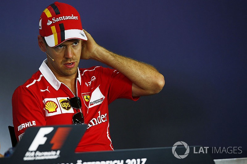 Vettel, Hamilton'dan kısa mesaj yoluyla özür dilemiş