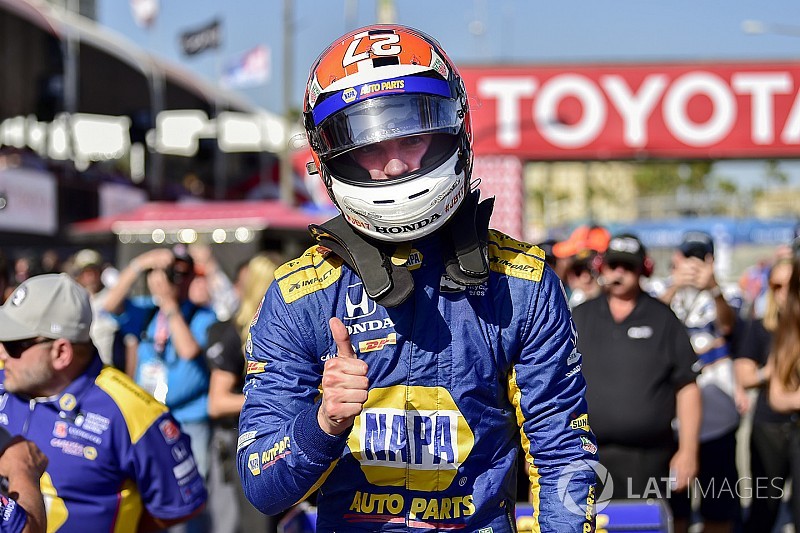 IndyCar у Лонг-Бічі: Россі виборов поул