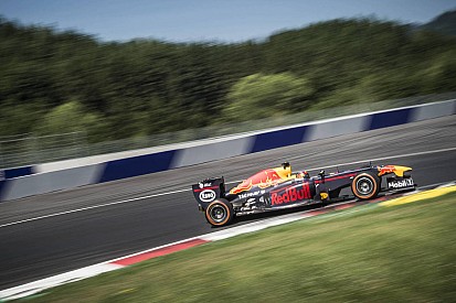 Видео: Ожье протестировал машину Red Bull Racing
