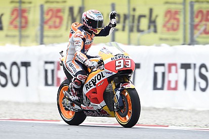 Márquez sigue liderando en Barcelona pese al cambio; las Yamaha, a la Q1