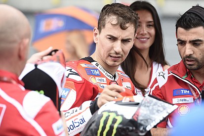 Lorenzo lagi-lagi kesulitan di lintasan basah