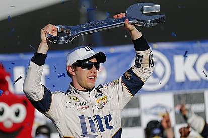 Keselowski supera adversidades y gana en Las Vegas