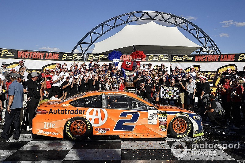 NASCAR Cup Series: Keselowski lolos 12 besar, pembalap playoff tercecer