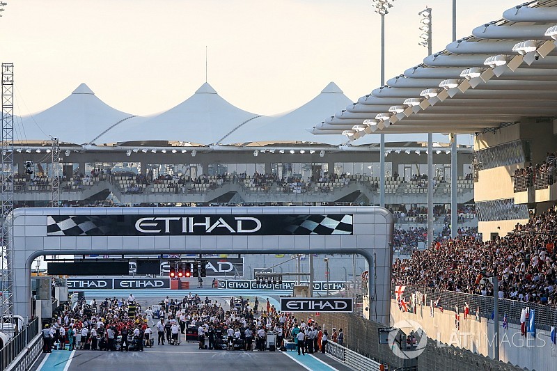 Hivatalos: új időpontban kezdődnek az F1-nagydíjak 2018-ban