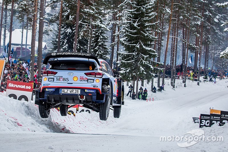 WRC Rallye Schweden 2018: Thierry Neuville auf Siegkurs