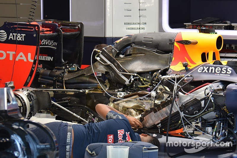 Технічний брифінг: заднє антикрило Red Bull RB12