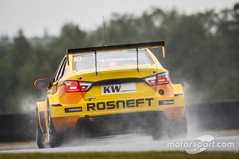 Catsburg lidera un 1-2-3 de Lada y López se queda afuera de la Q3