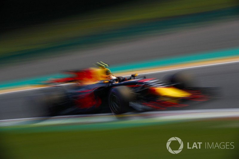 Ricciardo: Verstappen nem nyúzza a technikát