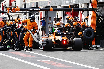 McLaren заплатит десять тысяч евро за опасный выпуск Вандорна на трассу