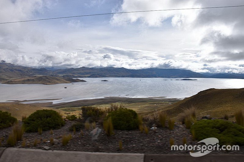 Dakar, in viaggio con Toyota: che spettacolo le Ande tra Perù e Bolivia!