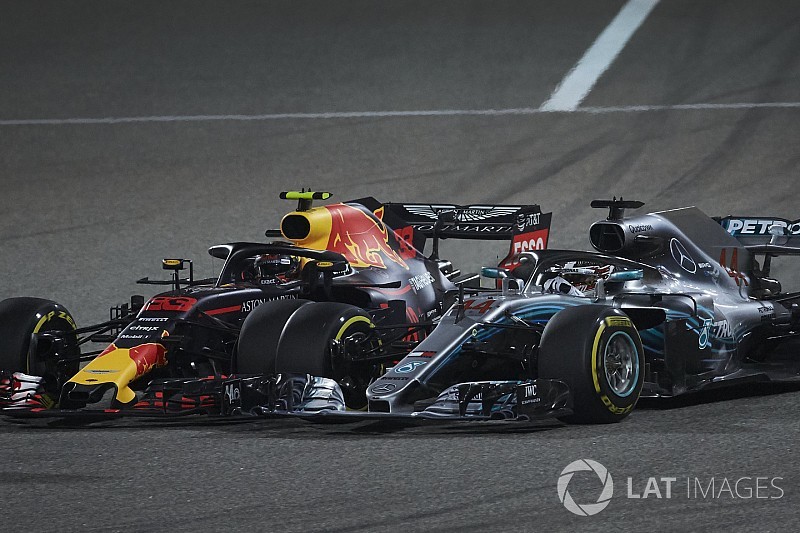 Hamilton berang dengan manuver
