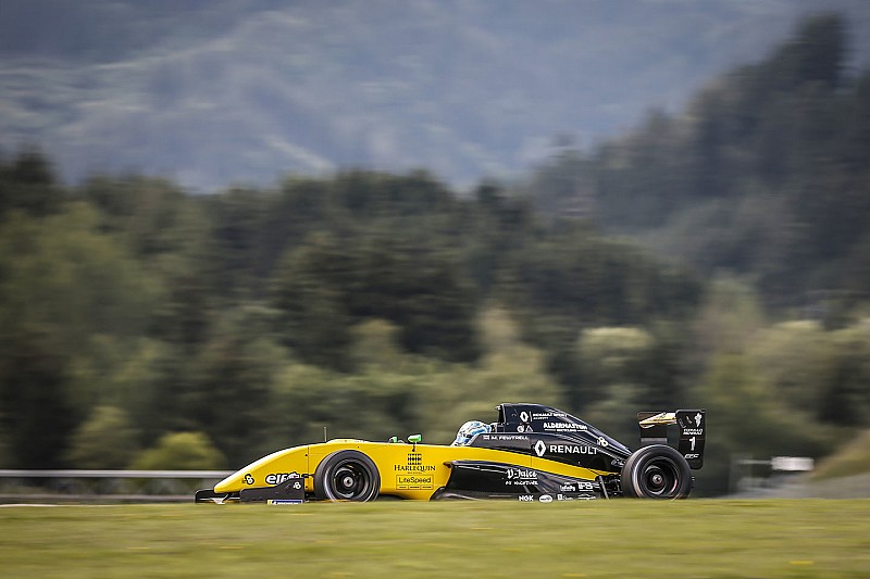 FR2.0 Red Bull Ring: Fewtrell wint na rode vlag, Verschoor tweede