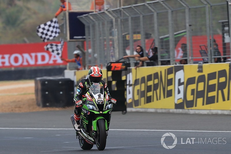 Buriram WSBK: Rea 1. yarışı rahat kazandı