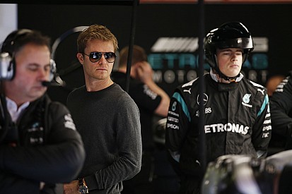 La visite de Rosberg à Barcelone a "surpris" Lauda