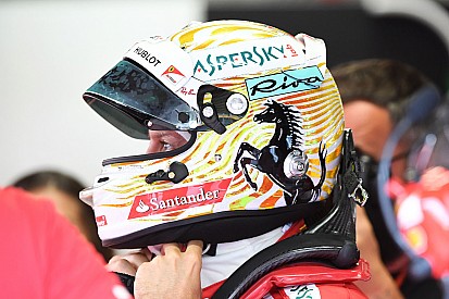Ferrari: Vettel presenta un nuovo casco anche a Singapore